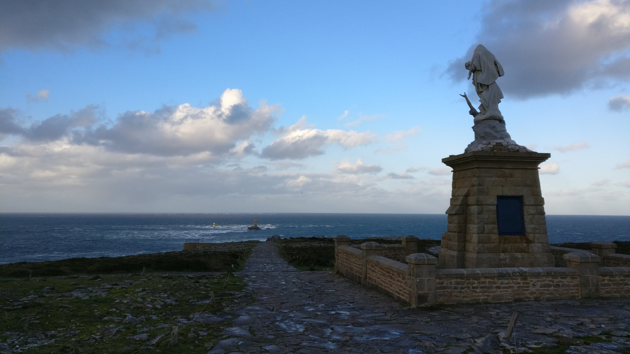 Notre Dame des Naufrages looking into the sea