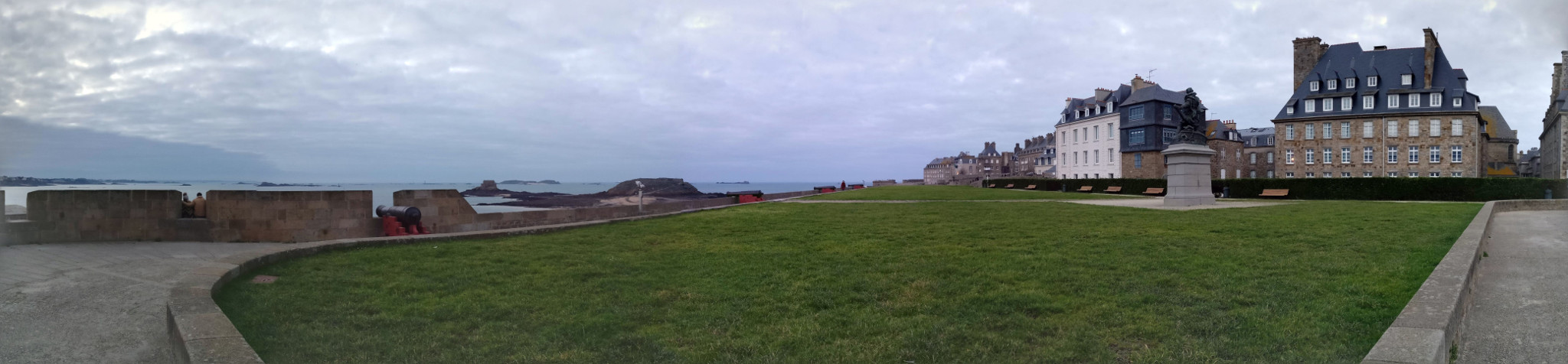 Panoramic on top of the Jardin des Petit Murs, Saint-Malo